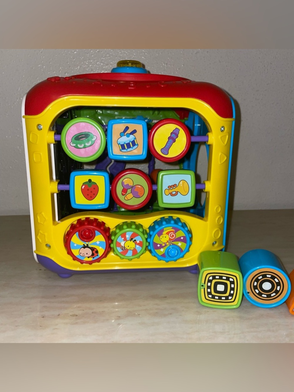 VTech Sort and Discover Activity Cube - Picture 6 of 13
